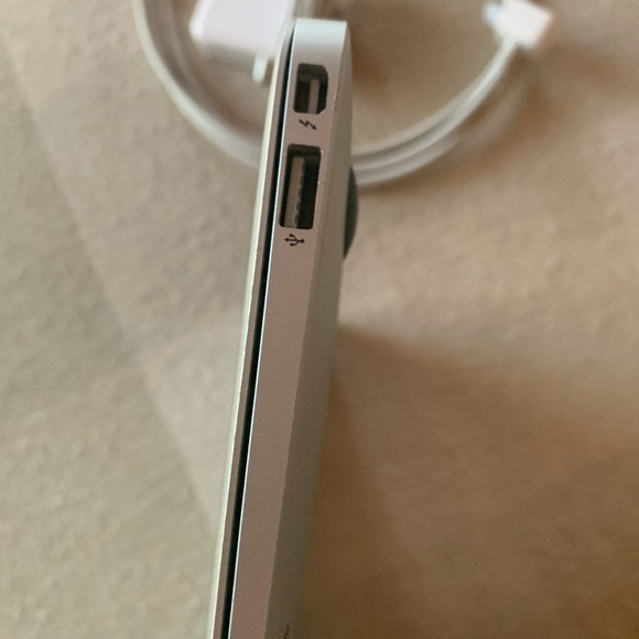 MacBook Air 2014 11" Screen - Picture 3 of 12